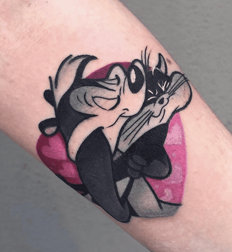 Pepé Le Pew Hug Looney Tunes Tattoo